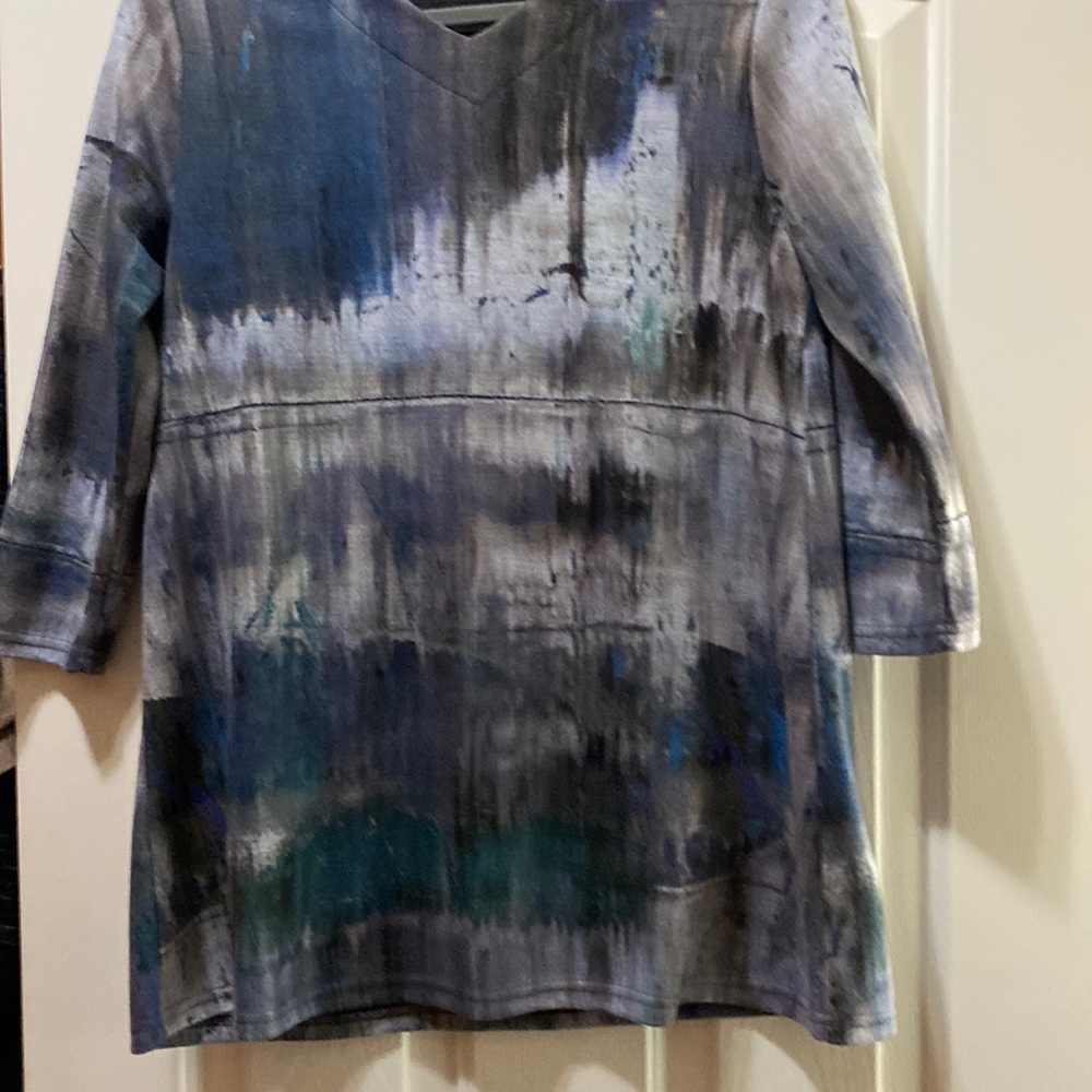 Grey & blue 3/4 length sleeve V-Neck top